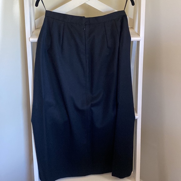 Classic Black Wool Skirt-fully lined - Picture 4 of 6